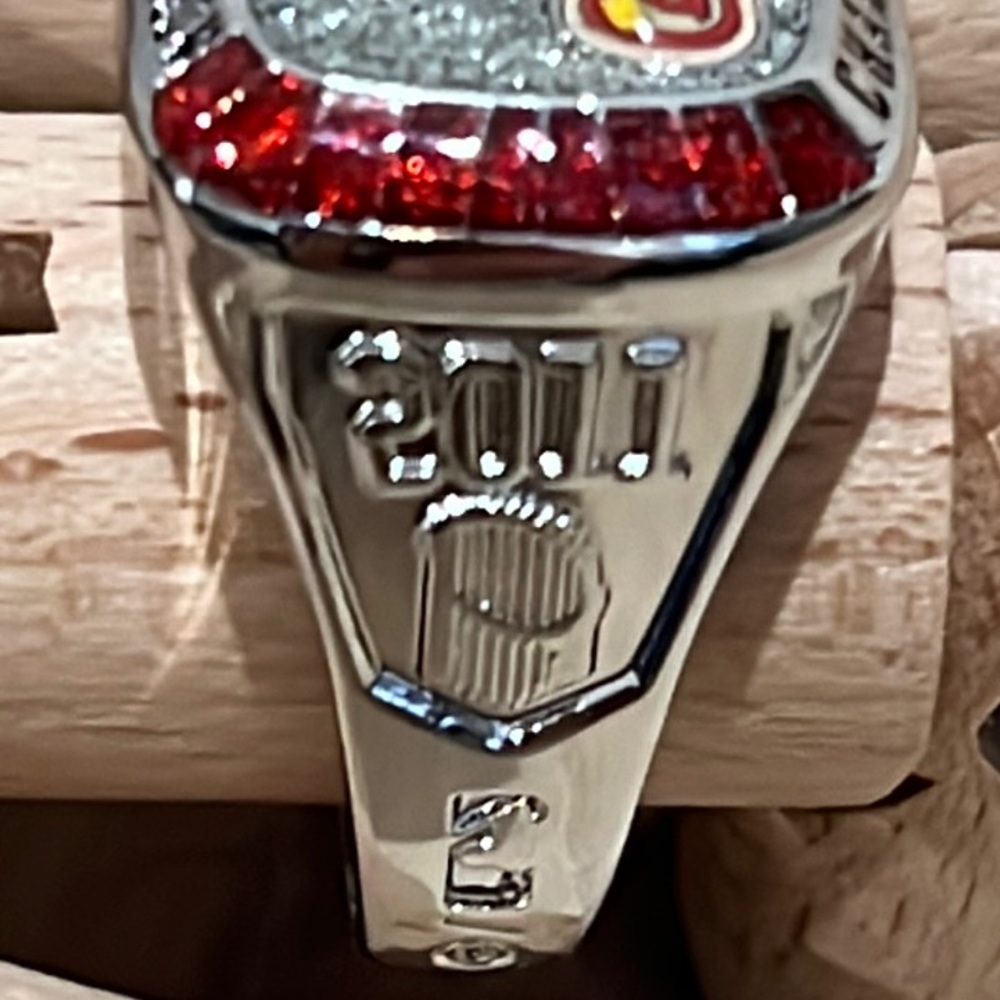St. Louis Cardinals Commemorative 2011 Champions Ring - Picture 4 of 10
